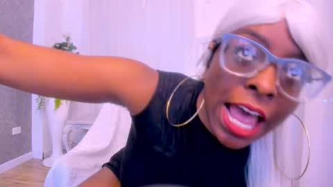 Snapshot of lolajenkiins chatting on November 21, 8:18 pm lola online show from November 21, 8:18 pm