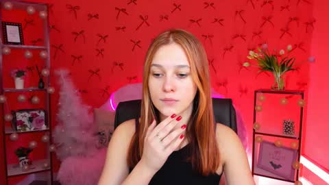 Snapshot of lolalemona chatting on December 18, 3:22 pm lolalemona online show from December 18, 3:22 pm