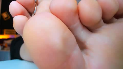 Snapshot of lolalemona chatting on December 27, 2:01 pm lolalemona online show from December 27, 2:01 pm