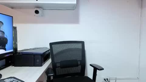 Snapshot of lolalola_12 chatting on November 12, 11:58 pm lolalola_12 online show from November 12, 11:58 pm