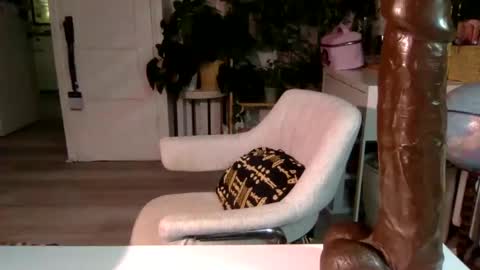 Snapshot of lolalustful chatting on February 2, 12:30 am Lola Lustful online show from February 2, 12:30 am