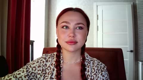 Snapshot of lolamint_ chatting on September 18, 10:28 am Lola online show from September 18, 10:28 am