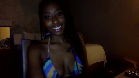 Lola Daze online show from December 18, 2:32 am