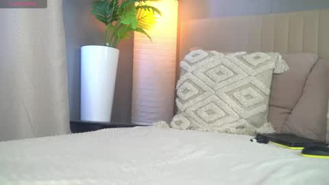Snapshot of lollastich__ chatting on April 25, 1:41 pm Lola online show from April 25, 1:41 pm