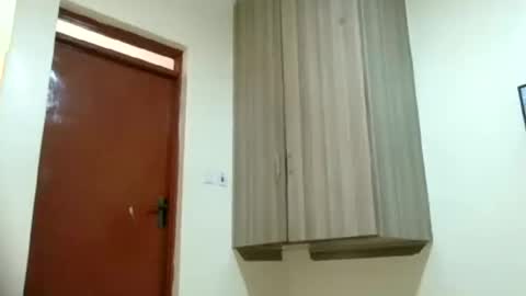 Snapshot of lolli_pop98 chatting on February 10, 11:46 am zuri online show from February 10, 11:46 am