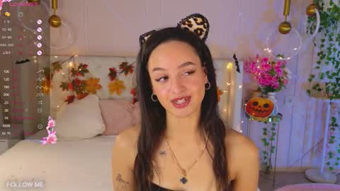 Snapshot of lolly_neal chatting on October 28, 5:11 am Lolly online show from October 28, 5:11 am