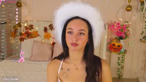 Snapshot of lolly_neal chatting on October 29, 5:10 am Lolly online show from October 29, 5:10 am