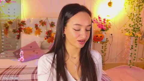 Snapshot of lolly_neal chatting on November 3, 4:58 am Lolly online show from November 3, 4:58 am