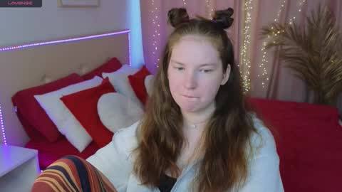 Mona online show from September 11, 1:33 pm