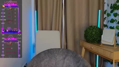 Mona online show from September 17, 12:51 pm