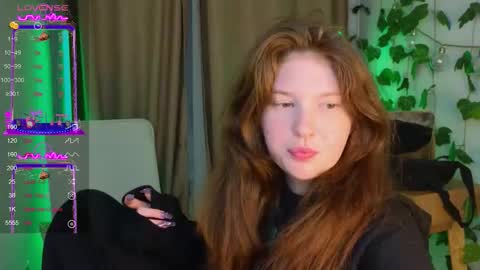 Mona online show from October 4, 7:23 pm