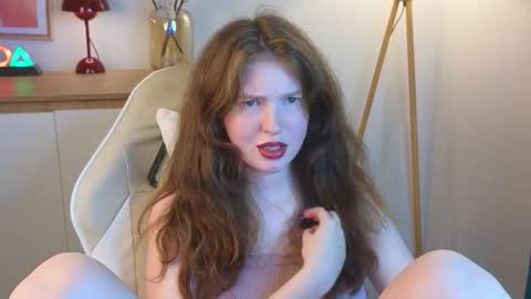 Mona online show from October 11, 5:00 pm