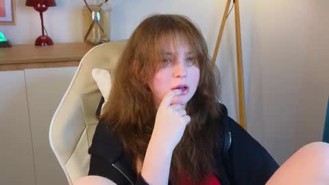 Mona online show from October 16, 3:46 pm