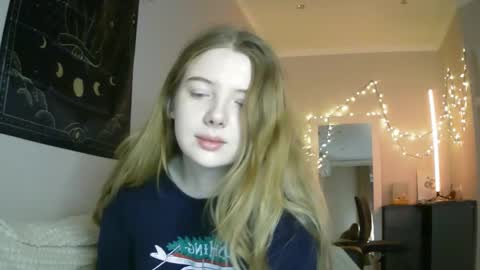 Lilly online show from December 24, 2:22 pm