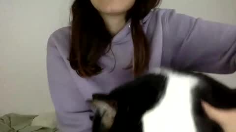 agnes online show from December 28, 8:04 pm