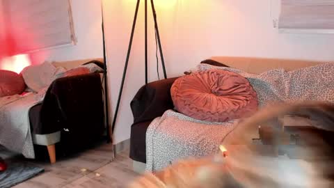 Lolly online show from April 2, 3:15 am