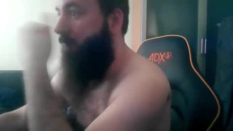 Snapshot of london_man1988 chatting on December 2, 9:35 am london_man1988 online show from December 2, 9:35 am