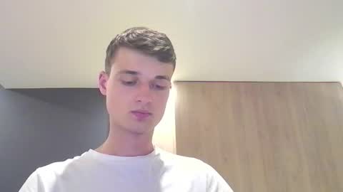 london_tomy online show from September 25, 1:53 am