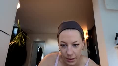 Em online show from January 7, 8:39 am