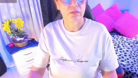 Snapshot of lonely_shewolf chatting on September 24, 7:06 pm Jennifer  online show from September 24, 7:06 pm