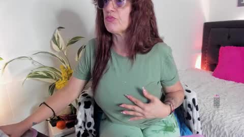 Jennifer  online show from February 2, 2:49 pm