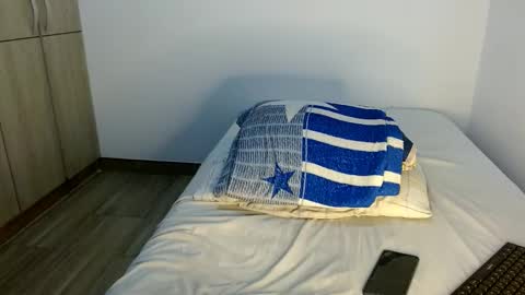 Snapshot of lonelydick2002 chatting on February 2, 11:30 am lonelydick2002 online show from February 2, 11:30 am