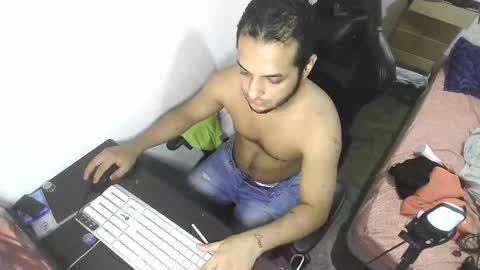 Snapshot of long_dick_boy_ chatting on February 3, 5:38 am Marvin Santiago online show from February 3, 5:38 am