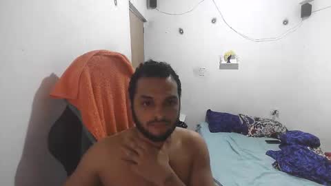 Snapshot of long_dick_boy_ chatting on February 19, 10:11 am Marvin Santiago online show from February 19, 10:11 am