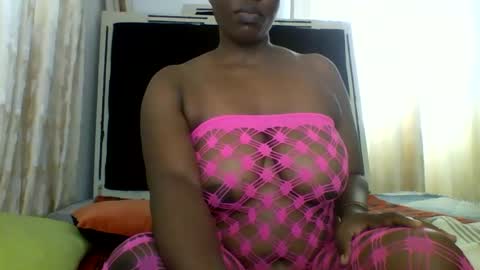 Snapshot of longjuicyclit chatting on November 12, 11:10 am longjuicyclit online show from November 12, 11:10 am