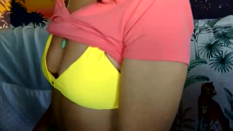 Snapshot of longlegstammy chatting on October 27, 8:24 pm Cutenurse91 online show from October 27, 8:24 pm