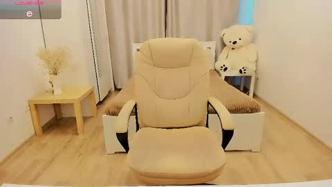 Nina online show from February 28, 1:23 pm