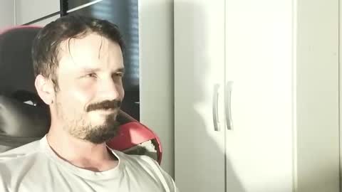 Snapshot of lookaz4010 chatting on February 5, 1:11 pm Lucas online show from February 5, 1:11 pm