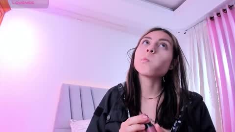 Snapshot of loolii_pink chatting on September 16, 1:01 pm Loly online show from September 16, 1:01 pm