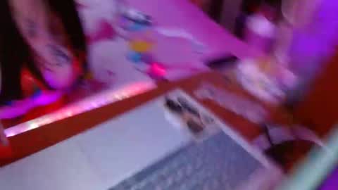 Snapshot of looltalizekatana chatting on December 23, 7:06 am alize online show from December 23, 7:06 am