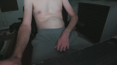 Snapshot of looselycut chatting on April 5, 4:48 pm looselycut online show from April 5, 4:48 pm
