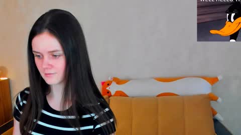 Lora Cain online show from December 22, 5:21 pm