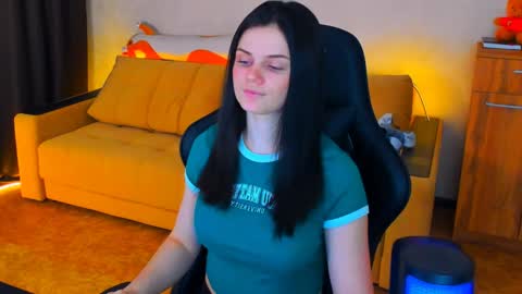 Lora Cain online show from January 15, 1:45 am