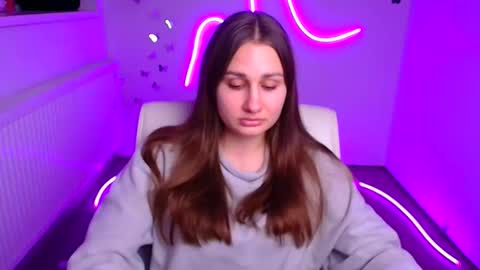 Lora online show from November 14, 12:15 pm