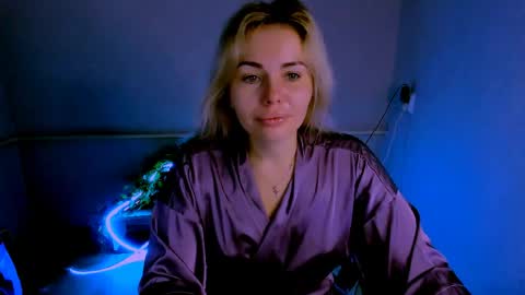 Lora online show from April 2, 3:15 am