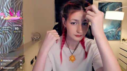 Snapshot of loradimmick chatting on October 8, 8:56 am Lora online show from October 8, 8:56 am