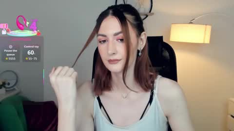 Snapshot of loradimmick chatting on November 27, 11:01 am Lora online show from November 27, 11:01 am