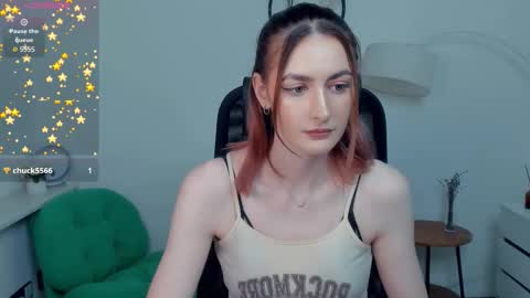 Snapshot of loradimmick chatting on December 4, 10:35 am Lora online show from December 4, 10:35 am