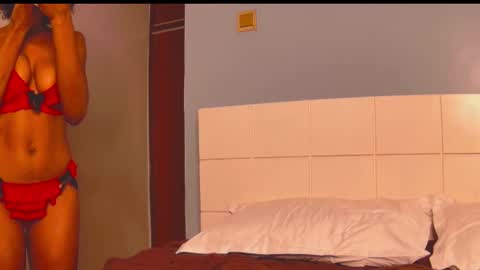 Snapshot of loraforreal chatting on October 21, 6:25 am Blackcat online show from October 21, 6:25 am