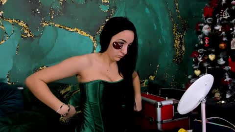 Miss online show from December 14, 2:10 pm