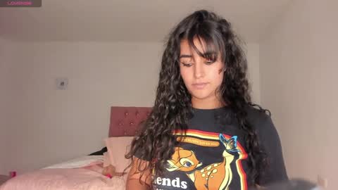 Snapshot of lore_rey chatting on January 6, 5:52 am lore_rey online show from January 6, 5:52 am