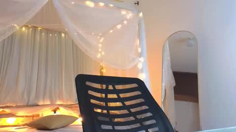 Snapshot of loreaniss chatting on October 6, 11:13 pm loreanis online show from October 6, 11:13 pm