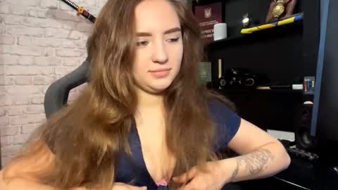 Snapshot of loreanyeatman chatting on October 17, 6:27 am Molly online show from October 17, 6:27 am