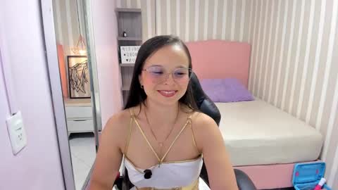 Snapshot of lorelaigiven chatting on February 17, 12:34 pm lorelaigiven online show from February 17, 12:34 pm