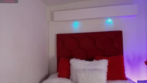 Snapshot of loreley_novoa chatting on September 17, 3:19 am LORELI online show from September 17, 3:19 am