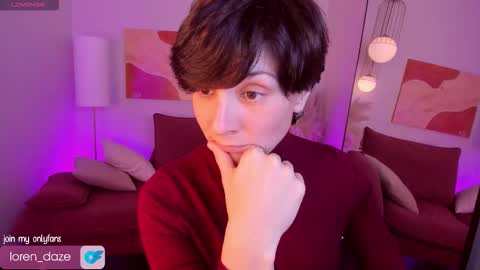 Snapshot of loren_daze chatting on November 6, 2:18 pm Loren online show from November 6, 2:18 pm